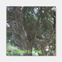 Aimant effrayant d'arbre