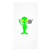 Alien d'espace clignotant le signe de paix cartes de vœux avec photo