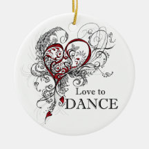 Amour à danser autour de l'ornement