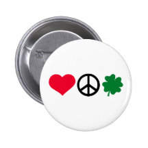 Amour, paix et shamrock badge