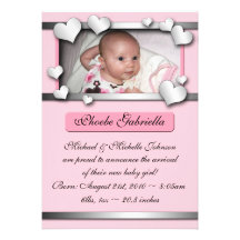 Annonces roses de naissance de coeurs de côté posi carton d'invitation