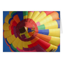 Augmentation chaude de ballon à air carte de vœux