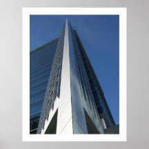 Bâtiment pointu affiche