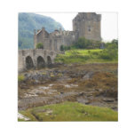 Beau château d'Eileen Donan dans Dornie occidental Blocs Mémo