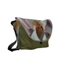 "Blüte" by mysteryella Kurier Taschen