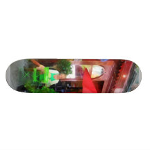 Café im Freienmit roten Regenschirmen Personalisiertes Skateboard