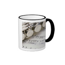 Cannelure sur la musique de feuille mugs à café