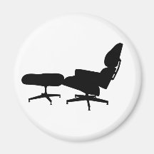 Chaise longue d'Eames et aimant de tabouret