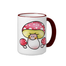 champignons rouges mignons tasse