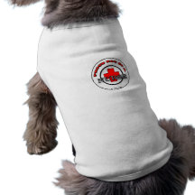 Chien fier d'un habillement d'animal familier d'in manteaux pour toutous