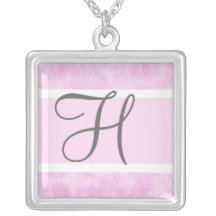 Collier initial