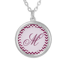 Collier initial de plat argenté