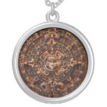 Collier pendant rond de calendrier maya antique de
