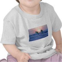 Delphine am Sonnenaufgang Shirts