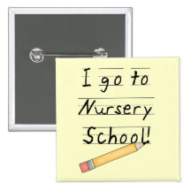 École maternelle rayée de papier et de crayon badges