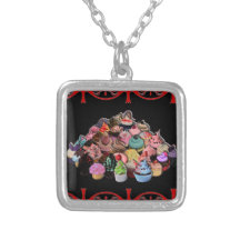 Elegante kleine Kuchen (Schwarzes) Schmuck