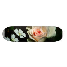 Erblassen Sie - rosa Rosen im Garten Individuelle Skatedecks