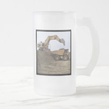 Excavatrice et camion à benne basculante mug à café