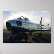 F-86 SABRE Jet auf Rampe bei Oshkosh Plakate