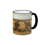 Femme rurale plantant des pommes de terre ; Vincen Tasse