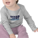 Fermez à clef votre pièce en t de bébé de filles t-shirts