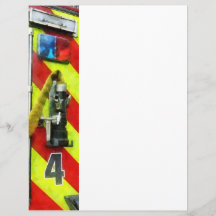 Feuer-Schlauch auf gestreiftem Feuer-Motor Flyerdesign
