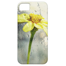 Force et patience : Une fleur jaune sous la pluie Coque iPhone 5 Case-Mate