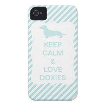 Gardez le calme et aimez la rayure bleue de Doxies Coque Case-Mate iPhone 4