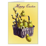Glückliche Ostern-Küken im Korb Grußkarte