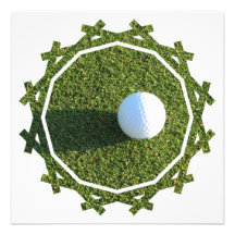 Golfball auf grüner Einladung