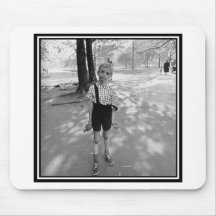 Granaten-Junge Mousepads