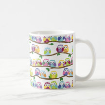 Hiboux colorés sur une branche mugs