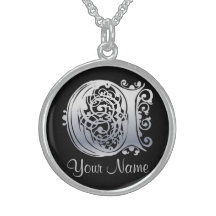 Initiale de C avec votre collier nommé