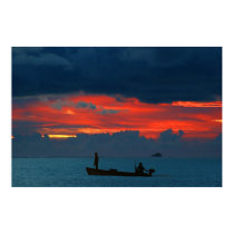 Insel-herrlicher Sonnenuntergang und Boot Maledive poster