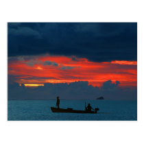 Insel-herrlicher Sonnenuntergang und Boot Maledive postkarten