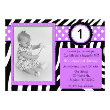 Invitation pourpre d'anniversaire de filles d'impr