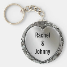Irgendwelche Namen auf silbernem Herzen Keychain Schlüsselbänder