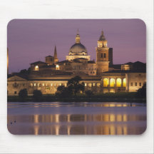 Italien, Mantua Provinz, Mantua. Stadtansicht und Mousepads