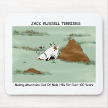 Jack-Russell-Terrier, der Mousepad gräbt