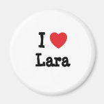 J'aime le T-shirt de coeur de Lara Aimant