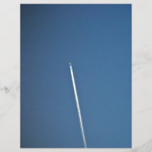 Jety, das einen Contrail fallenläßt Flyer