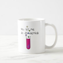 Jeu avec des produits chimiques tasse