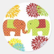 Jolis éléphants dans l'amour tenant des fleurs de  autocollant