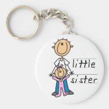 Kleine Schwester mit Bruder-T-Shirts und Geschenke Schlüsselbänder