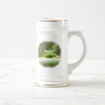 La grenouille observe la bière Stein Tasse