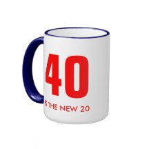 La tasse d'anniversaire avec gardent le thème calm