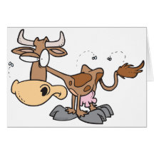 la vache brune mignonne idiote a branché sur table cartes de vœux