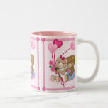 L'amoureux soutient la tasse
