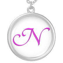 Le collier initial d'argent sterling de N
