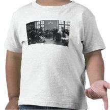 Lektion mit Doktor Charcot beim Salpetriere Tshirts